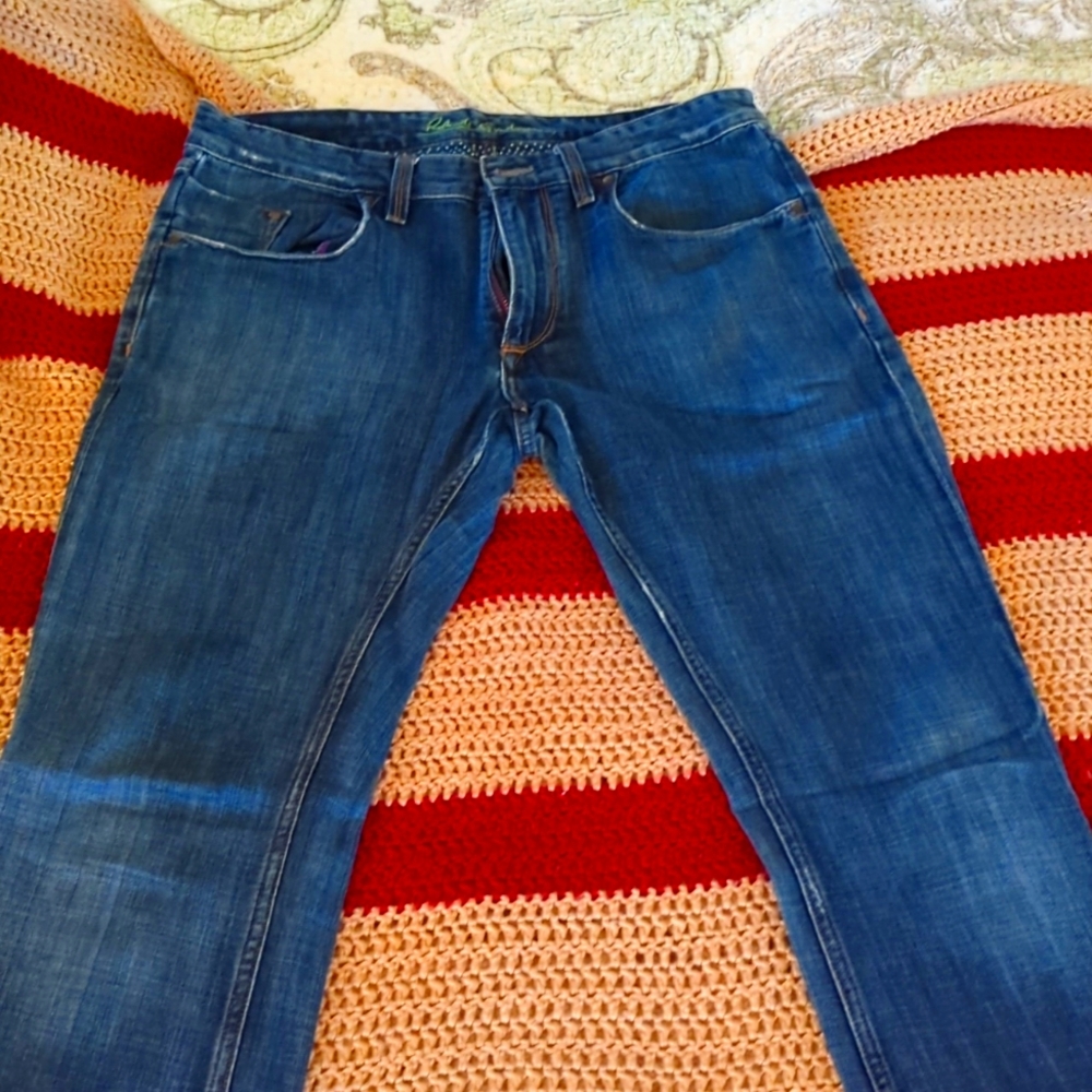 Robert Graham Slim Jim Jeans sz33 lightly distressed